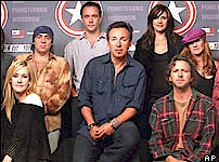 <strong>Bruce Springsteen, Pearl Jam y REM, unidos contra Bush</strong>